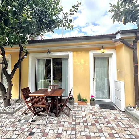 Angelina Homes I Casa Ug I 5 Minuti A Piedi Dal Mare I Giardino I Parcheggio Privato Daire Vallecrosia